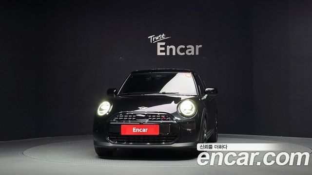 Mini Cooper 5 Door Favoured — пробег 3 553 км — фото 3 из 5