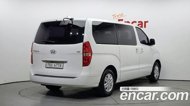 Hyundai Starex 12-Seater Wagon Smart — пробег 134 253 км — фото 2 из 5