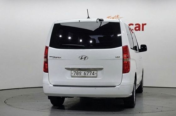 Hyundai Starex 12-Seater Wagon Smart — пробег 134 253 км — фото 4 из 5