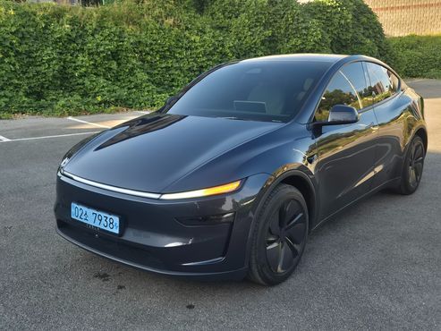 Tesla Model Y Premium RWD — пробег 1 610 км — фото 1 из 5