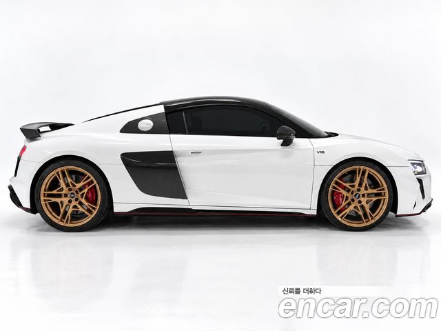 Audi R8 5.2 V10 Performance Coupe — пробег 17 000 км — фото 5 из 5