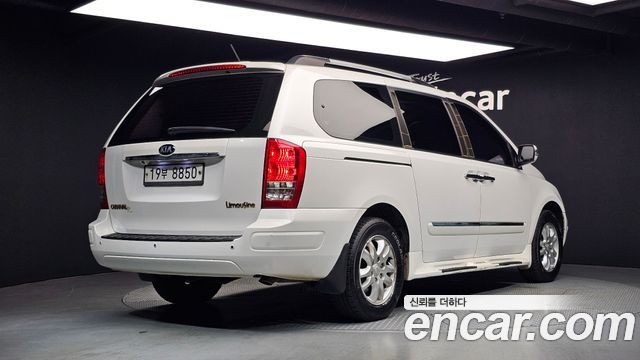 Kia Carnival New Carnival Limousine GLX High-Deluxe — пробег 219 618 км — фото 2 из 5
