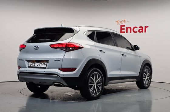 Hyundai Tucson Diesel 1.7 2WD Premium — пробег 74 864 км — фото 2 из 5