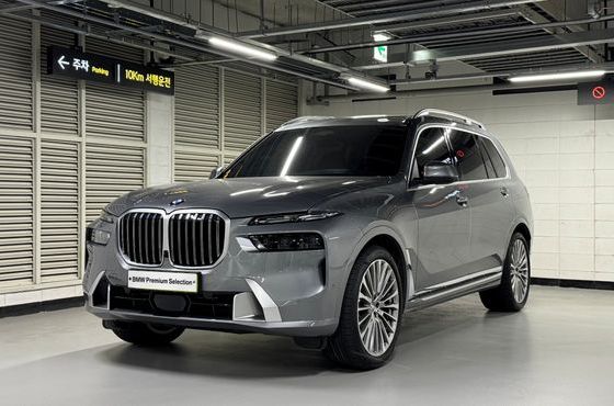 BMW X7 xDrive 40i Design Pure Excellence 7-Seater — пробег 4 072 км — фото 1 из 5