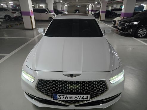 Genesis G90 5.0 AWD Prestige — пробег 127 000 км — фото 2 из 5