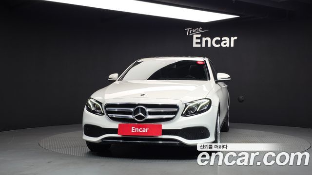 Mercedes-Benz E-Class E220d 4MATIC Avantgarde — пробег 64 536 км — фото 3 из 5