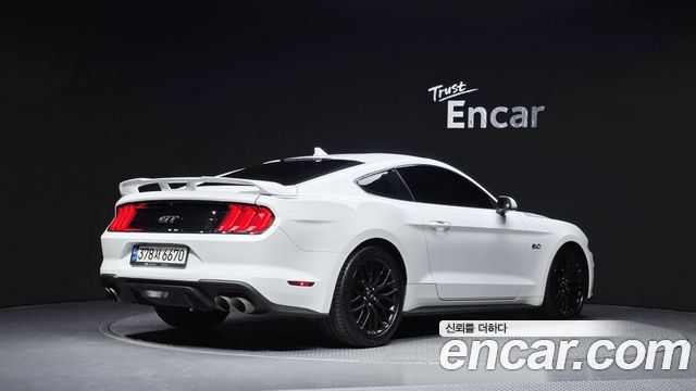 Ford Mustang GT Coupe — пробег 37 301 км — фото 2 из 5