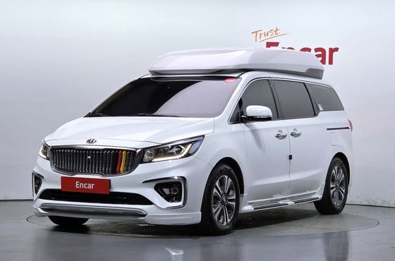 Kia Carnival 9-Seater Hi-Limousine Luxury — пробег 65 109 км — фото 1 из 5