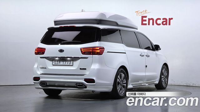 Kia Carnival 9-Seater Hi-Limousine Luxury — пробег 65 109 км — фото 2 из 5