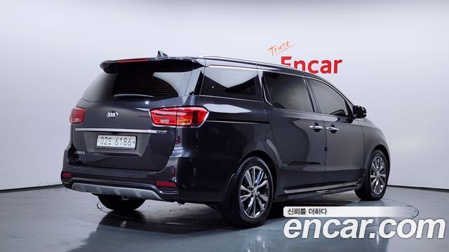 Kia Carnival из Кореи Encar