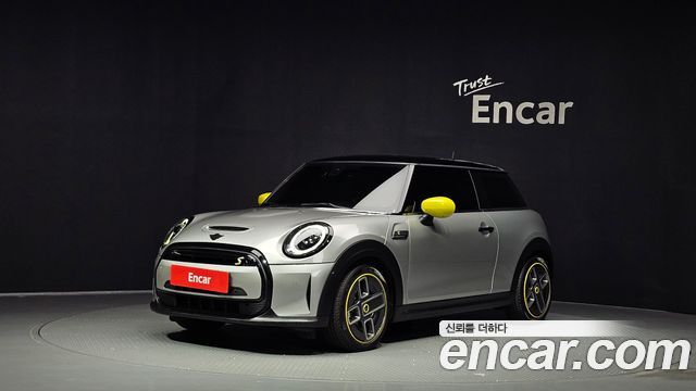 Mini Cooper SE Electric 3rd — пробег 54 020 км — фото 1 из 5