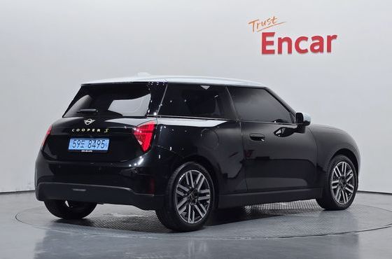 Mini Cooper SE Classic — пробег 19 160 км — фото 2 из 5