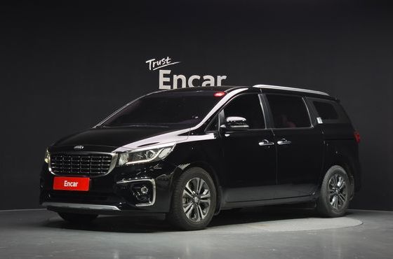 Kia Carnival 9-Seater Luxury — пробег 76 899 км — фото 1 из 5