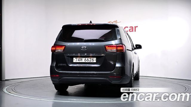 Kia Carnival 11-seater Noblesse — пробег 153 718 км — фото 4 из 5