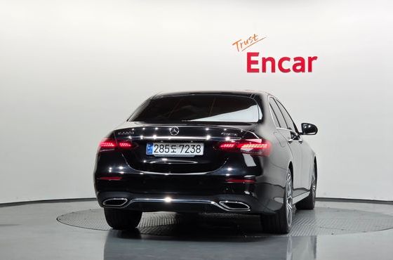 Mercedes-Benz E-Class E220d 4MATIC AMG Line — пробег 161 898 км — фото 4 из 5