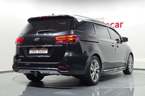 Kia Carnival 9-Seater Noblesse Special — пробег 76 336 км — фото 2 из 5
