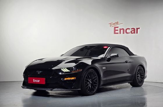 Ford Mustang GT Convertible — пробег 28 185 км — фото 1 из 5