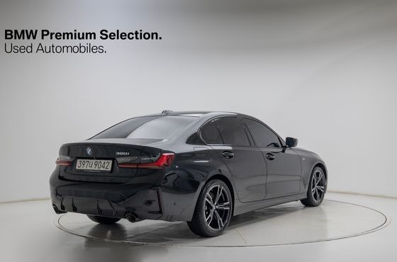 BMW 3-Series 320i M Sport — пробег 4 057 км — фото 4 из 5