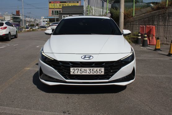 Hyundai AVANTE 1.6 Inspiration — пробег 82 000 км — фото 1 из 5
