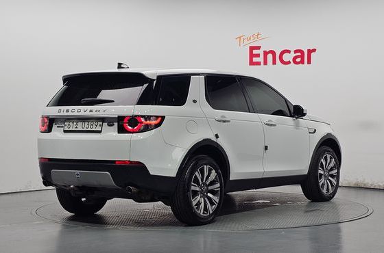 Land Rover Discovery Sport 2.0 TD4 HSE Luxury — пробег 115 006 км — фото 2 из 5
