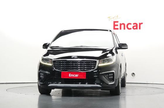 Kia Carnival 9-Seater Noblesse Special — пробег 80 890 км — фото 3 из 5