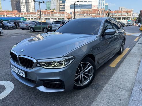 BMW 5-Series 520d xDrive M Sport Package — пробег 144 660 км — фото 1 из 5