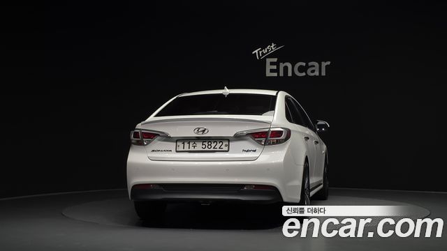 Hyundai Sonata 2.0 HEV Premium — пробег 107 905 км — фото 4 из 5