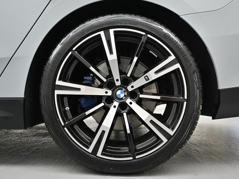 BMW 5-Series 530i xDrive M Sport — пробег 8 393 км — фото 5 из 5