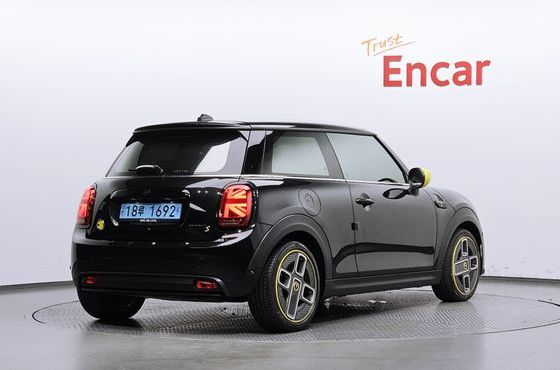 Mini Cooper SE Electric 3rd — пробег 50 542 км — фото 2 из 5