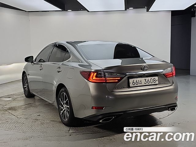 Lexus ES Supreme XV60 — пробег 90 891 км — фото 3 из 5