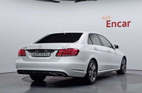 Mercedes-Benz E-Class E220 CDI Avantgarde — пробег 110 006 км — фото 2 из 5