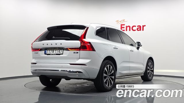 Volvo XC60 B5 Ultimate Bright — пробег 74 089 км — фото 2 из 5