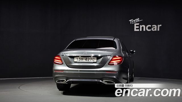 Mercedes-Benz E-Class E300 AMG Line — пробег 10 987 км — фото 4 из 5
