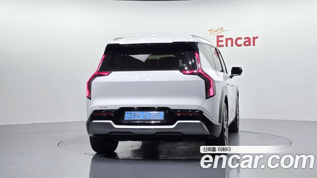 Kia EV9 Long Range 4WD Earth — пробег 44 062 км — фото 4 из 5
