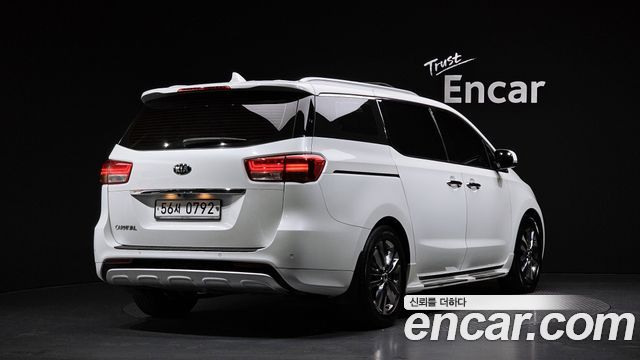 Kia Carnival 9-seater Prestige — пробег 185 250 км — фото 2 из 5