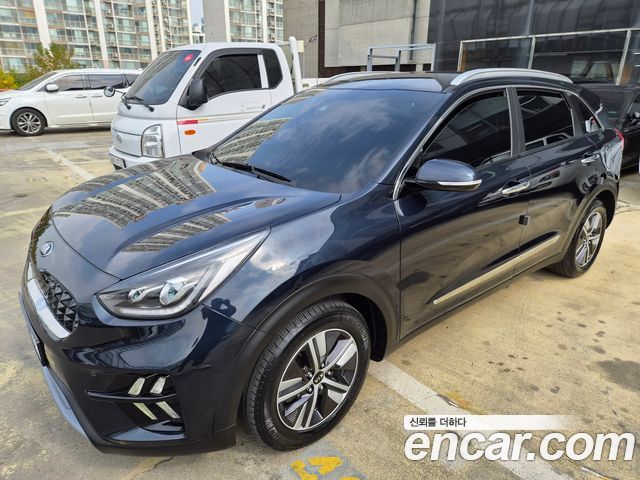 Kia Niro 1.6 HEV Noblesse Special — пробег 77 439 км — фото 1 из 5