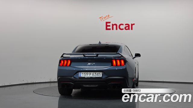 Ford Mustang 5.0 GT Premium Coupe — пробег 4 712 км — фото 4 из 5