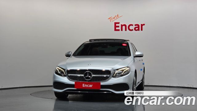 Mercedes-Benz E-Class E300 4MATIC Avnatgarde — пробег 72 613 км — фото 3 из 5