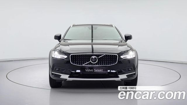 Volvo V90 B5 Ultimate AWD — пробег 4 038 км — фото 2 из 5