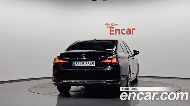 Lexus ES Executive — пробег 5 820 км — фото 4 из 5
