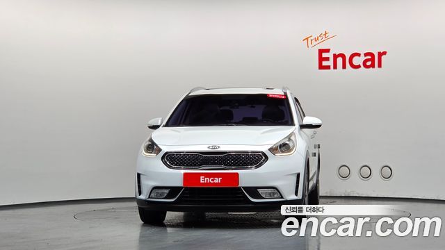 Kia Niro Prestige — пробег 73 230 км — фото 3 из 5