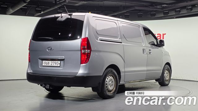 Hyundai Starex Van 3-Seater Style — пробег 216 686 км — фото 2 из 5