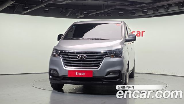 Hyundai Starex Van 3-Seater Style — пробег 216 686 км — фото 3 из 5