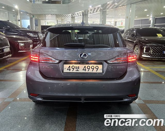 Lexus CT200h 1.8 Compact Luxury ZWA10 — пробег 84 258 км — фото 5 из 5