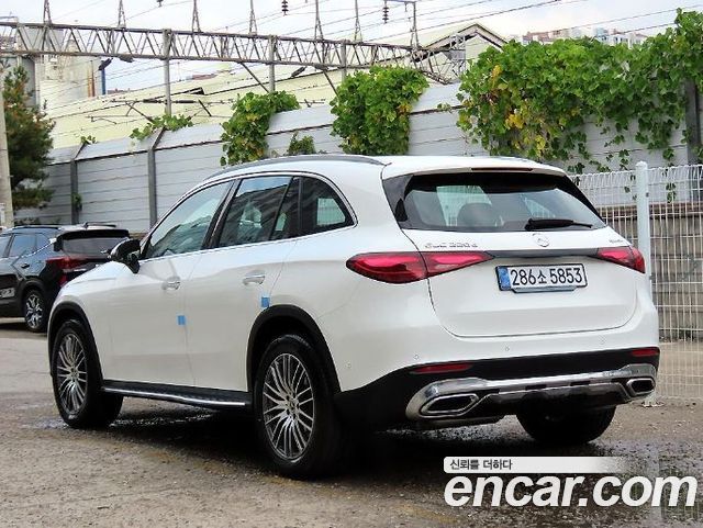 Mercedes-Benz GLC-Class GLC220 d 4MATIC — пробег 1 003 км — фото 3 из 5