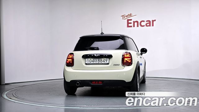 Mini Cooper Standard Third Generation — пробег 60 641 км — фото 4 из 5
