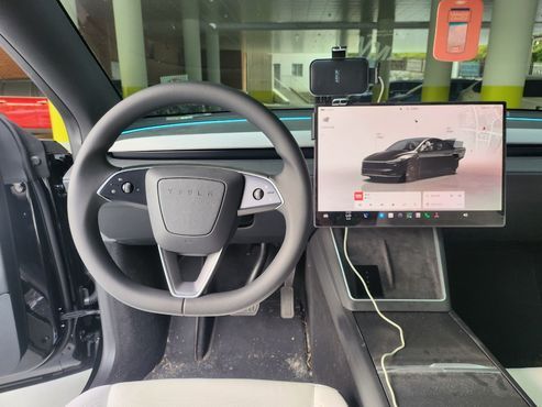 Tesla Model Y Premium RWD — пробег 17 188 км — фото 5 из 5