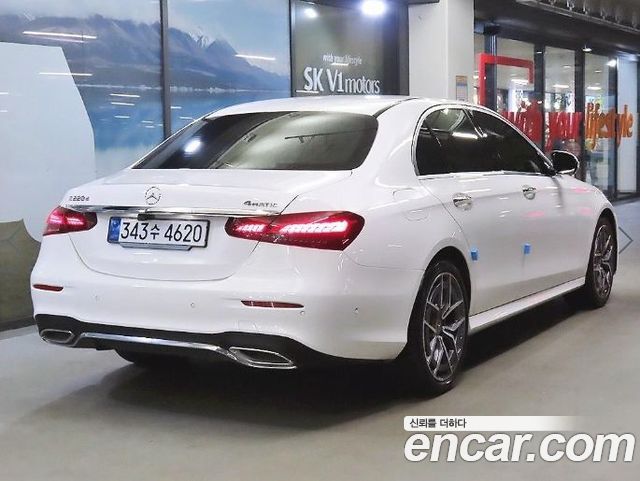 Mercedes-Benz E-Class E220d 4MATIC AMG Line — пробег 45 271 км — фото 4 из 5
