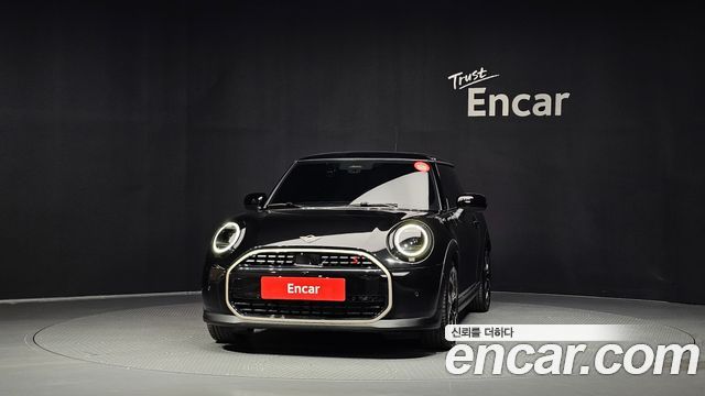 Mini Cooper Favoured — пробег 4 545 км — фото 3 из 5