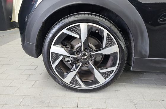 Mini Cooper Favoured — пробег 4 545 км — фото 5 из 5